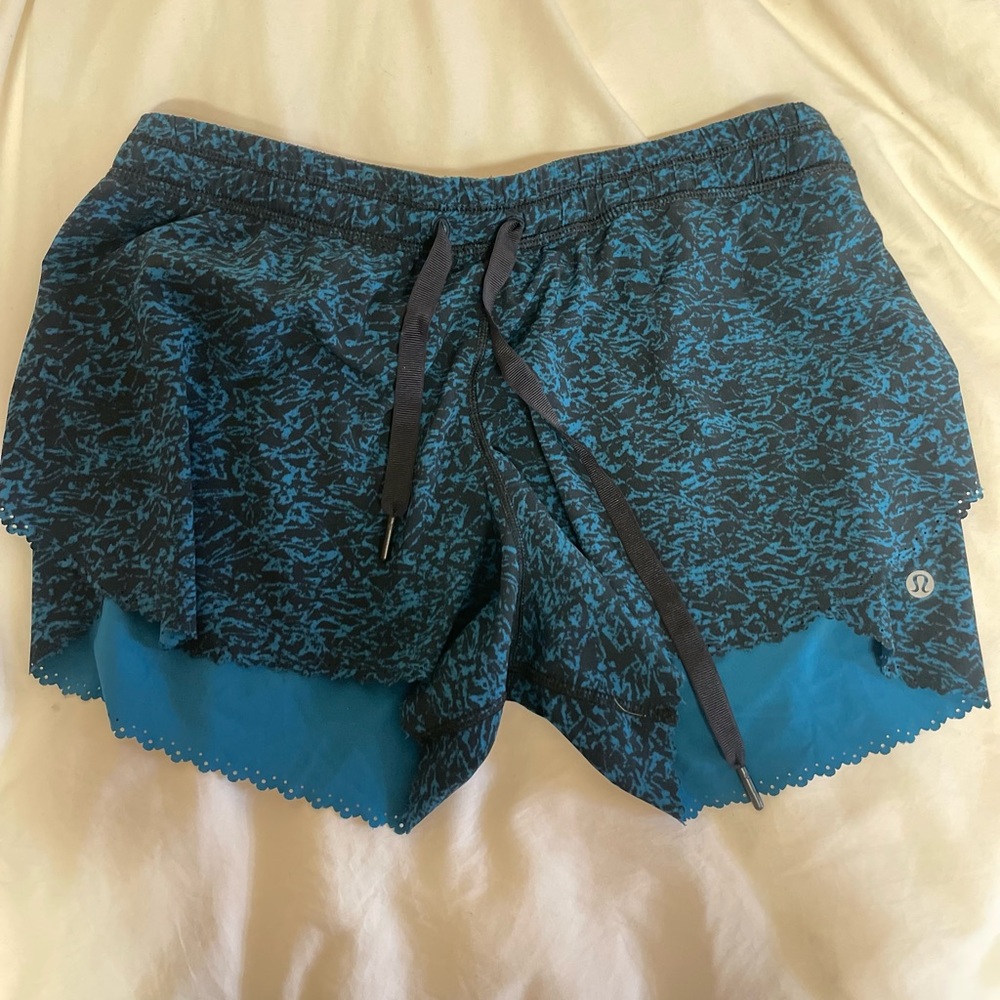 Lululemon Shorts (size 6)
